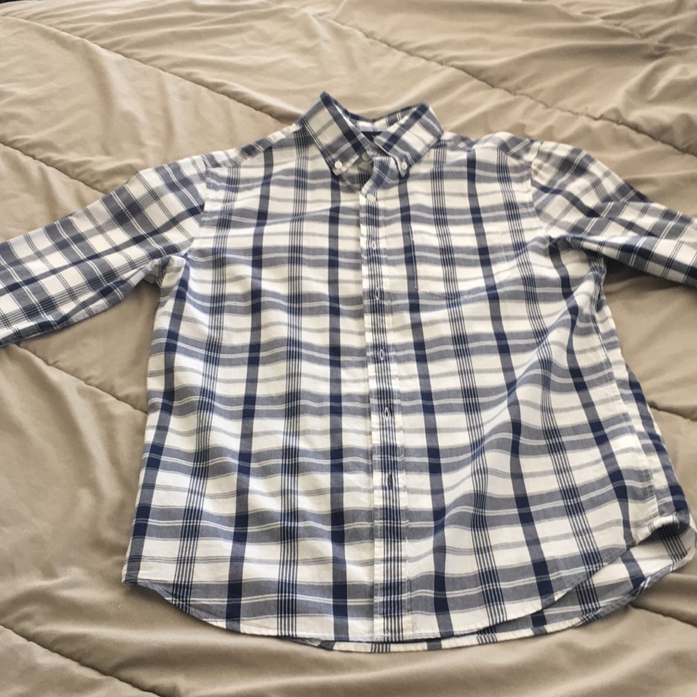 American Eagle plaid button up shirt